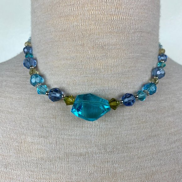 Jewelry - N Necklace Blue, Greens & Faux Pearl Beaded Necklace 19"